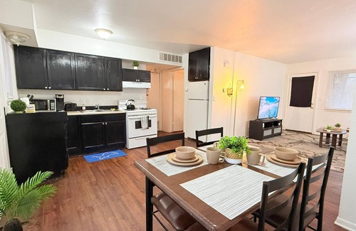Ypsilanti Apartment | Ypsilanti Apartment near hospital/university; UM-Ann Arbor, EMU, WMU