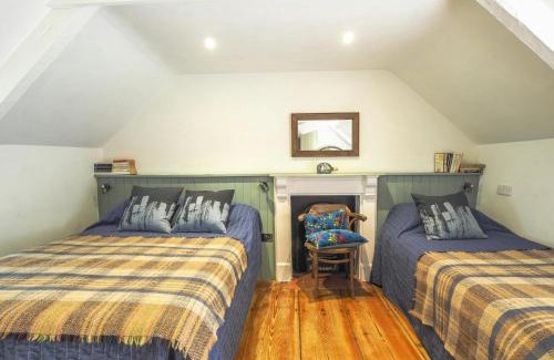 Tan-y-groes House | Yr Hal Llangrannog