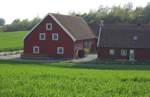Ystad House | Ystad, beach nearby, family friendly, surrounded by nature, 2 x converted barns.