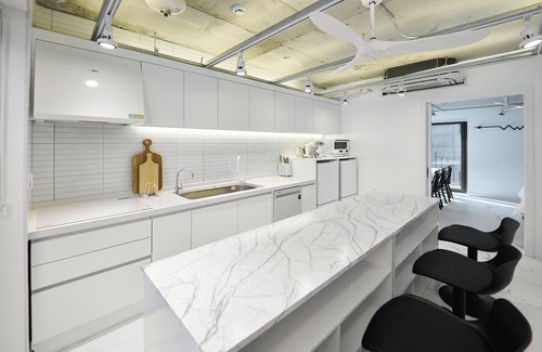 Mapo House | YT Tailored Service 9Bedroom Home near Hongik Univ