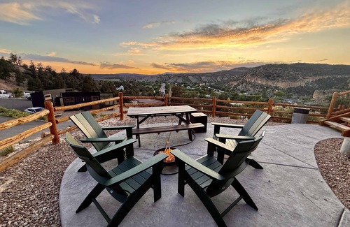 Orderville House | Yurt #4 Near Bryce & Zion w/Stargazing & 2 Kings