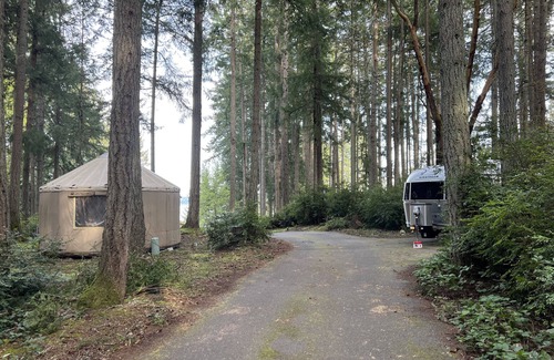 Vashon Island Cabin | Yurt in Forest with Puget Sound View - Dry Camping