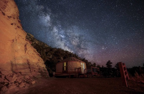 Orderville House | Yurt Overlook #6 w/stargazing near Zion & Bryce