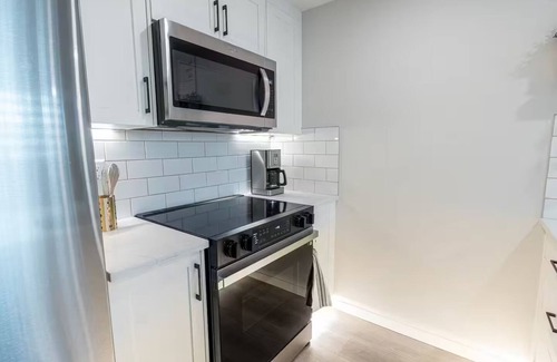 Calgary House | YYC Retreat | A/C | Near Airport & Mountains