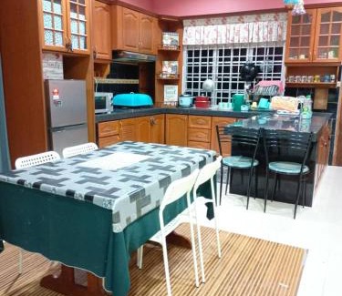 Batu Buruk House | Zafhomestay Kuala Terengganu