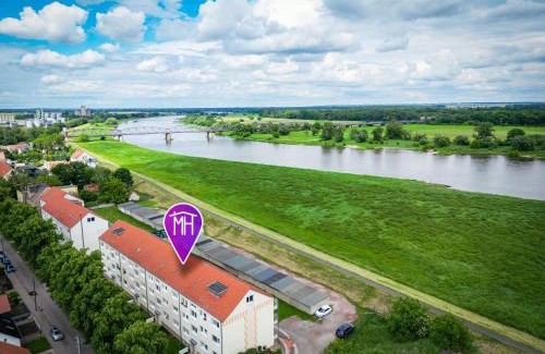 Barby Apartment | Zauberhafte Ferienwohnung in Barby Balkon mit Elbblick am Elbe-Saaleradweg