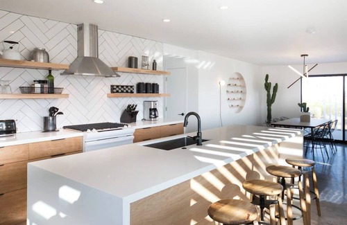 Joshua Tree Highlands House | Zebra Shadow: Sauna, Cold Plunge & Hot Tub