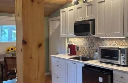 Avondale Apartment | Zelda's Tree House