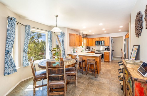 Ponderosa Trails House | Zen Abode - Flagstaff - Central AC - Park & Trails!, Zen Abode - Incredible location in Flagstaff!