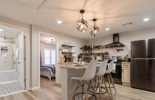 Bellmawr House | Zen & Cozy 2 Bedroom | Close To Philly | WiFi
