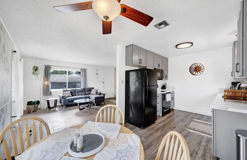 Reno/Tahoe Airport House | Zen Den, peaceful and bright 2BR by Midtown!