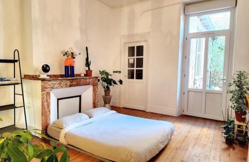 Saint - Aubin - Dupuy Apartment | Zen rustic home & private backyard Toulouse center