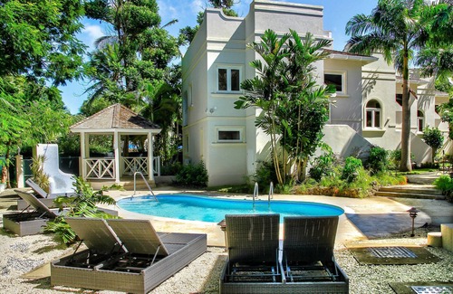 Gibbes House | ZenBreak KingsGate #4 is a 2 bedroom luxury holiday townhouse 3 minutes away from Gibbs Beach
