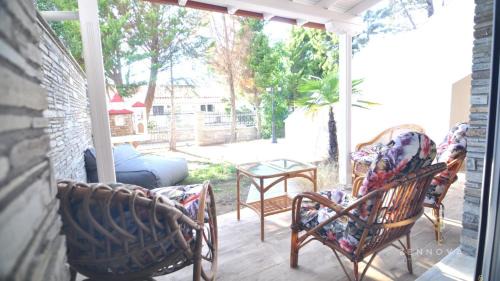 Gerakini Apartment | Zennova #40 Trikorfo Cottage