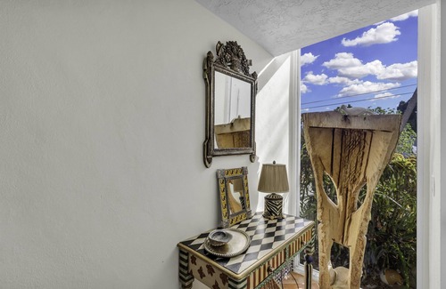 Islamorada House | Zesty Lower Matecumbe Condo with Private Beach & Dockage