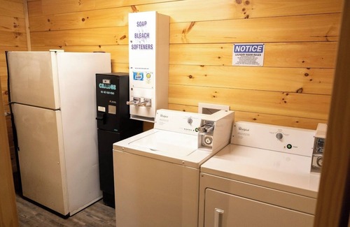 Scio Cabin | Zion/Rustic Lakeview Cabin- 2 Person A-Frame