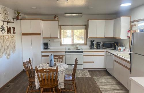 Mammoth Creek House | Zion to Bryce cowboy cabin