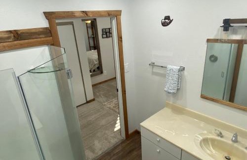 Mammoth Creek House | Zion to Bryce cowboy cabin