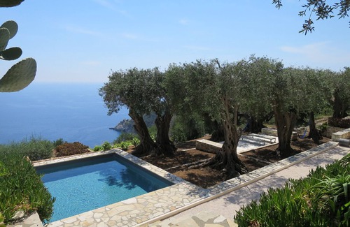 Magazia Villa | Zoe sleeps 2/4+1, unique character with stunning sea views