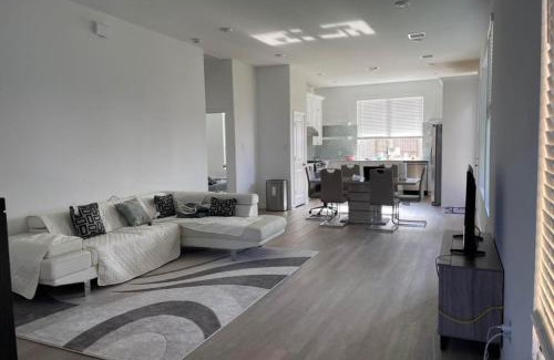 Katy House | Zoey's Cozy Home