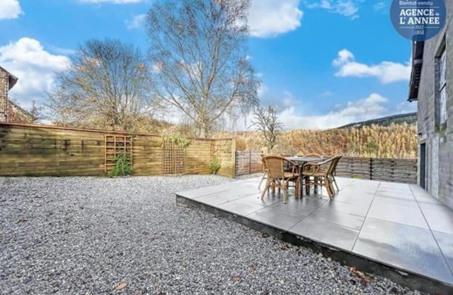 À 10 minutes du circuit