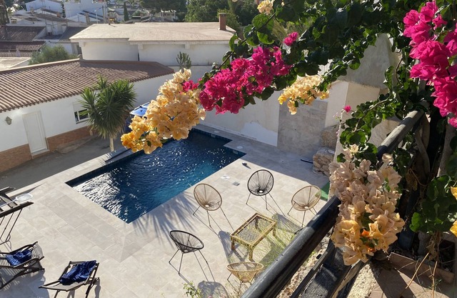 À 3 Minutes de la Plage Jolie Maison 4-6 Personnes Récemment Rénovée + Piscine