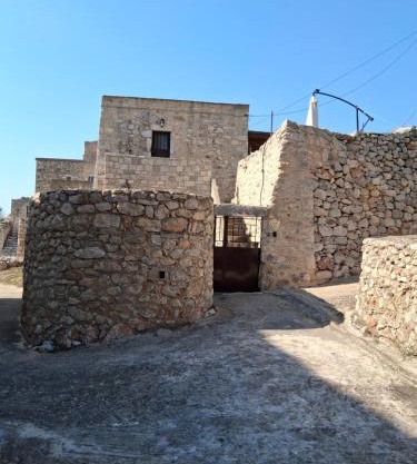 Πέτρινο σπίτι-Stone house