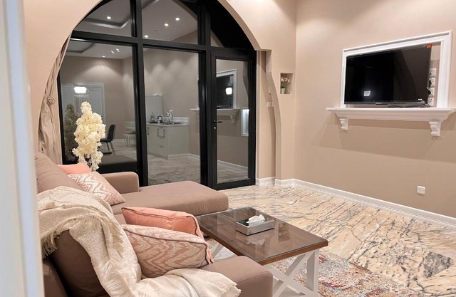 الأجنحة الرخامية فندقية