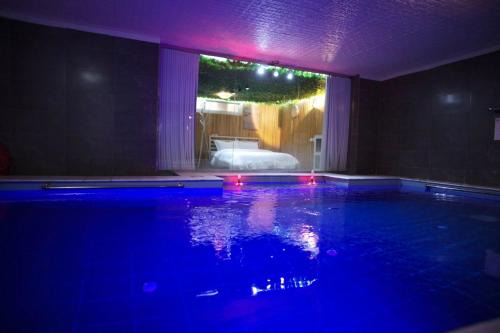 شاليه داخلي بمسبح