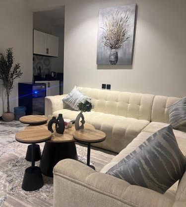 شقة الراحه غرفة وصالة في وسط الرياض بموقع هادئ ومميز