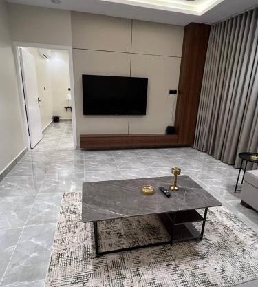 شقة بصالة و استديو بتاثيث مودرن