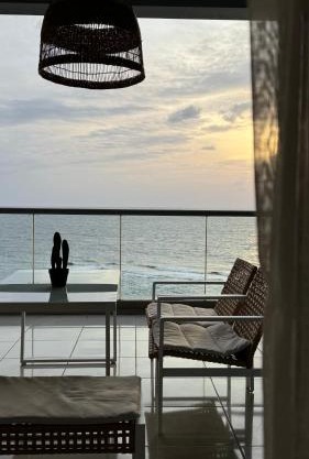 شقة فاخرة بإطلالة بحرية كاملة