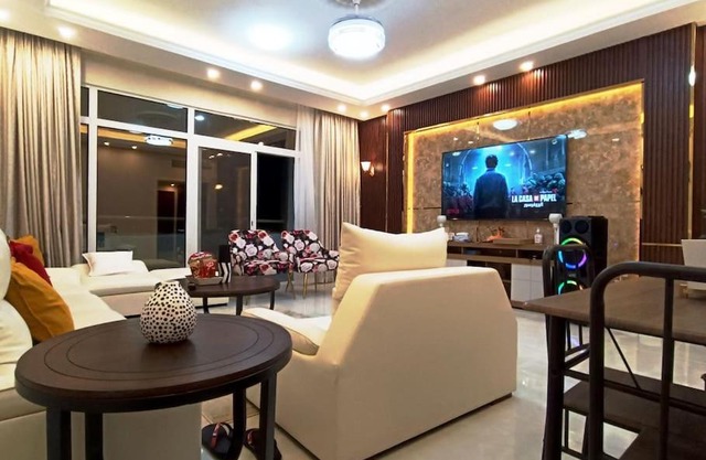 شقة فخمة وواسعة تسع عائلة كبيرة