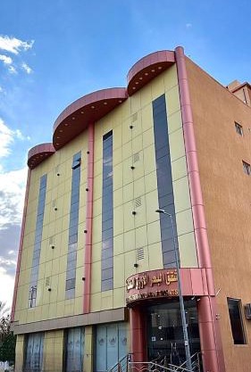 شقق البحر الأزرق المخدومه