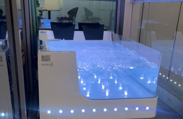 شقه بااطلاله بحريه برج داماك الجوهره