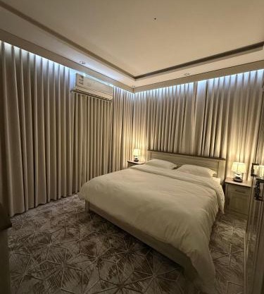 شقه مفروشه 2 قريبه من المطار