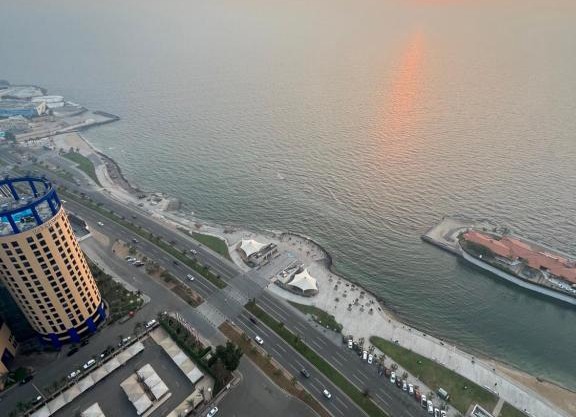 شقّه باأطلالة بحرية برج داماك