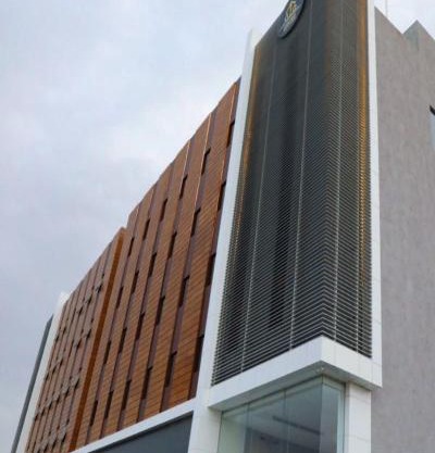 قولدن سكوير طريق الرياض Golden Square Riyadh Road