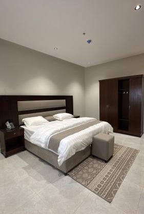 مجمع الملكة شقة من غرفة نوم وصالة بتصميم عصري وراقي