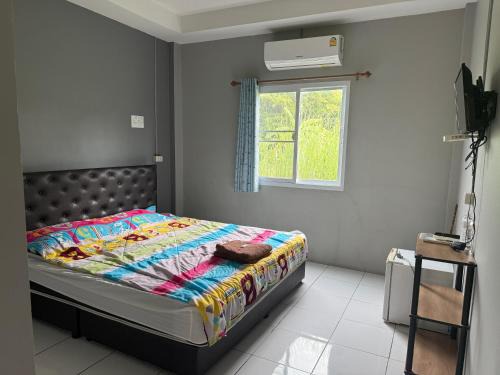 รุ้งรวีรีสอร์ท