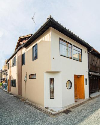 夏様五条丹波口 Modern Kyoto Townhouse, Whole House