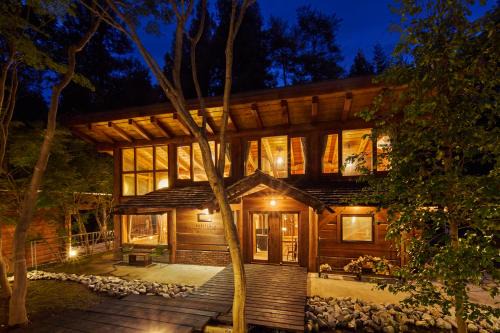 森のぽつんとリゾート貸切Villa 最大10名 都心から90分 10人inプライベートサウナ 雨でもBBQ にぎわいOK 完全プライベート空間