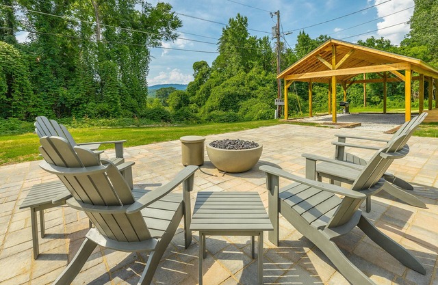 01: The Eames Suite - A PMI Scenic City Vacation Rental