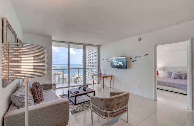 0142 Skyline Serenity 1B/1B – 10% Off for Thanksgiving