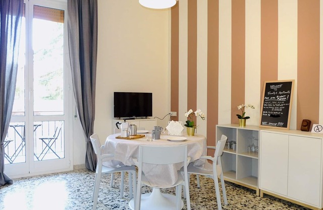 04th Aprt 2Bedrooms /1Bathroom