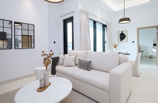 1 Bed Apt in 7 By Aurora 202