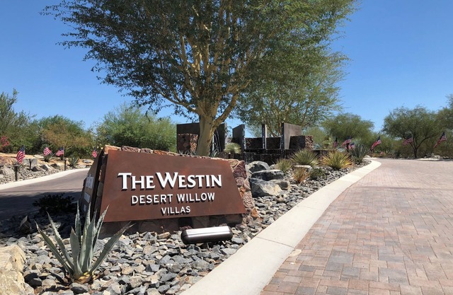 1 bed-room villa 600sqft with living room and full kitchen in Palm Desert, CA.