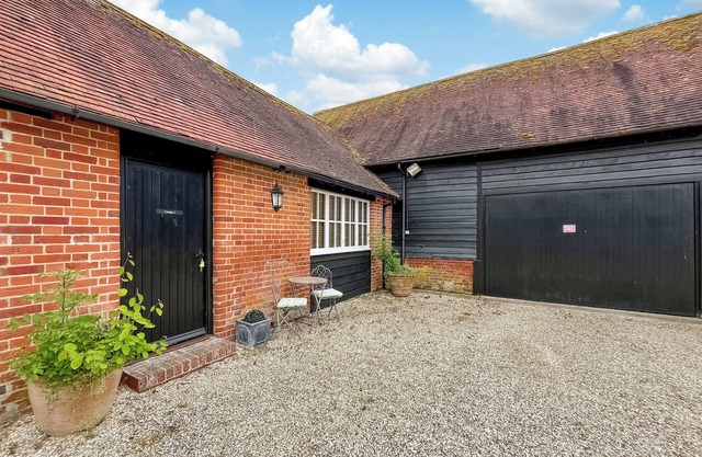 1 bedroom accommodation in East Tytherley