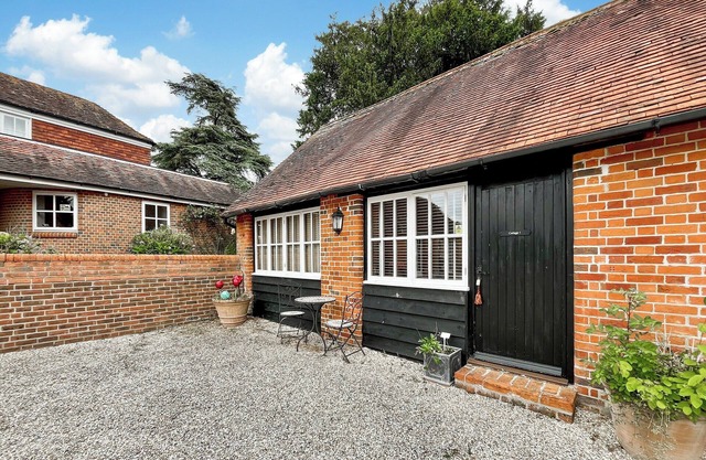 1 bedroom accommodation in East Tytherley