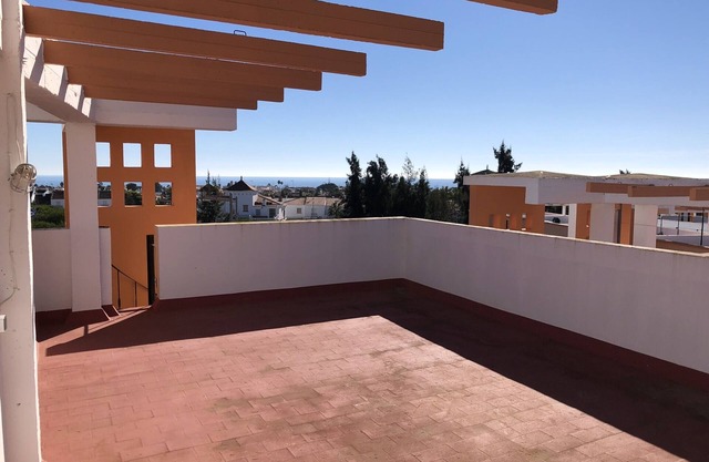 1 bedroom apartment. Beach, pool and golf.